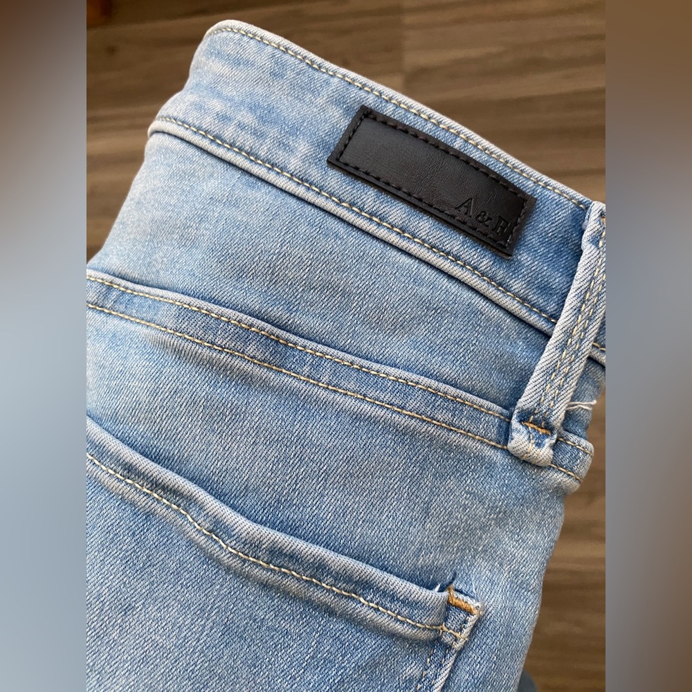 Light wash skinnies